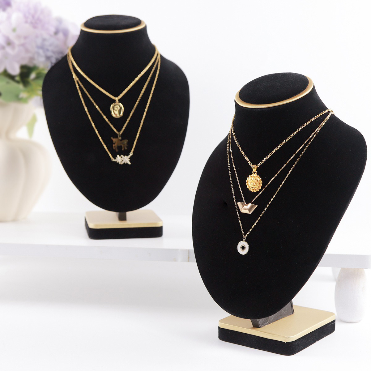 Body zwart fluwelen sieradenbu - Body Jewelry In Store recensie en prijs