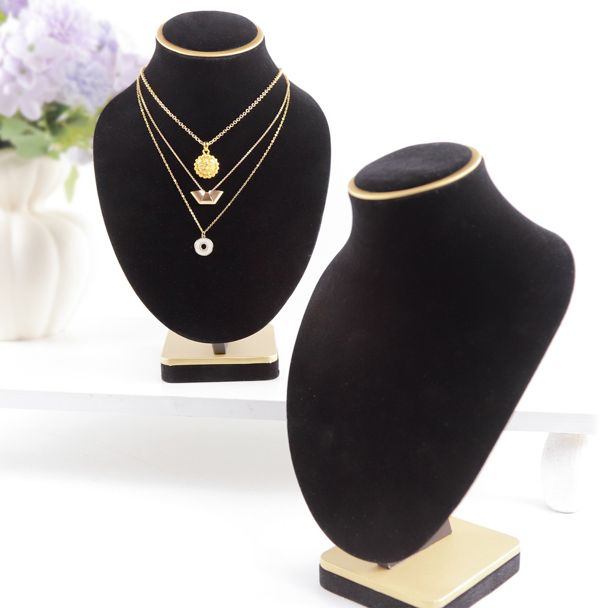 Body zwart fluwelen sieradenbu - Body Jewelry In Store recensie en prijs