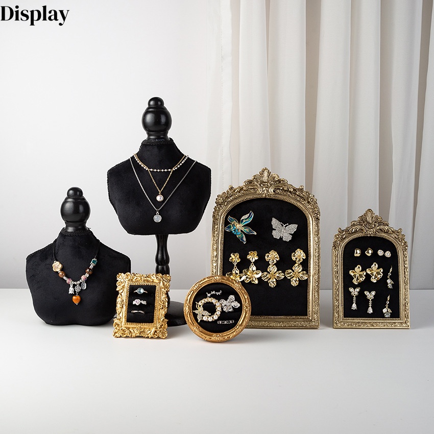 Zwarte fluwelen buste-vormige  - Body Jewelry In Store recensie en prijs